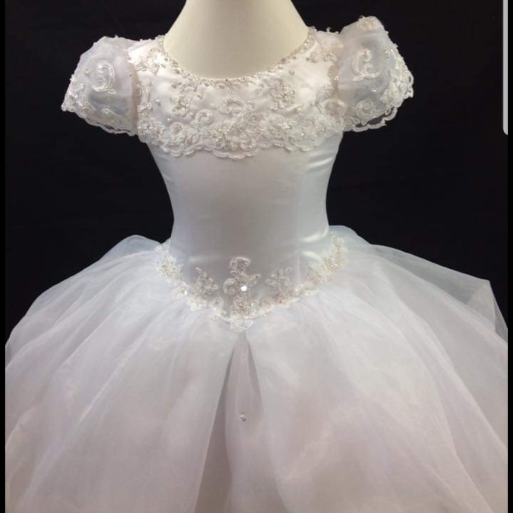Beautiful Christie Helene First Communion or flower girl dress. Size 8